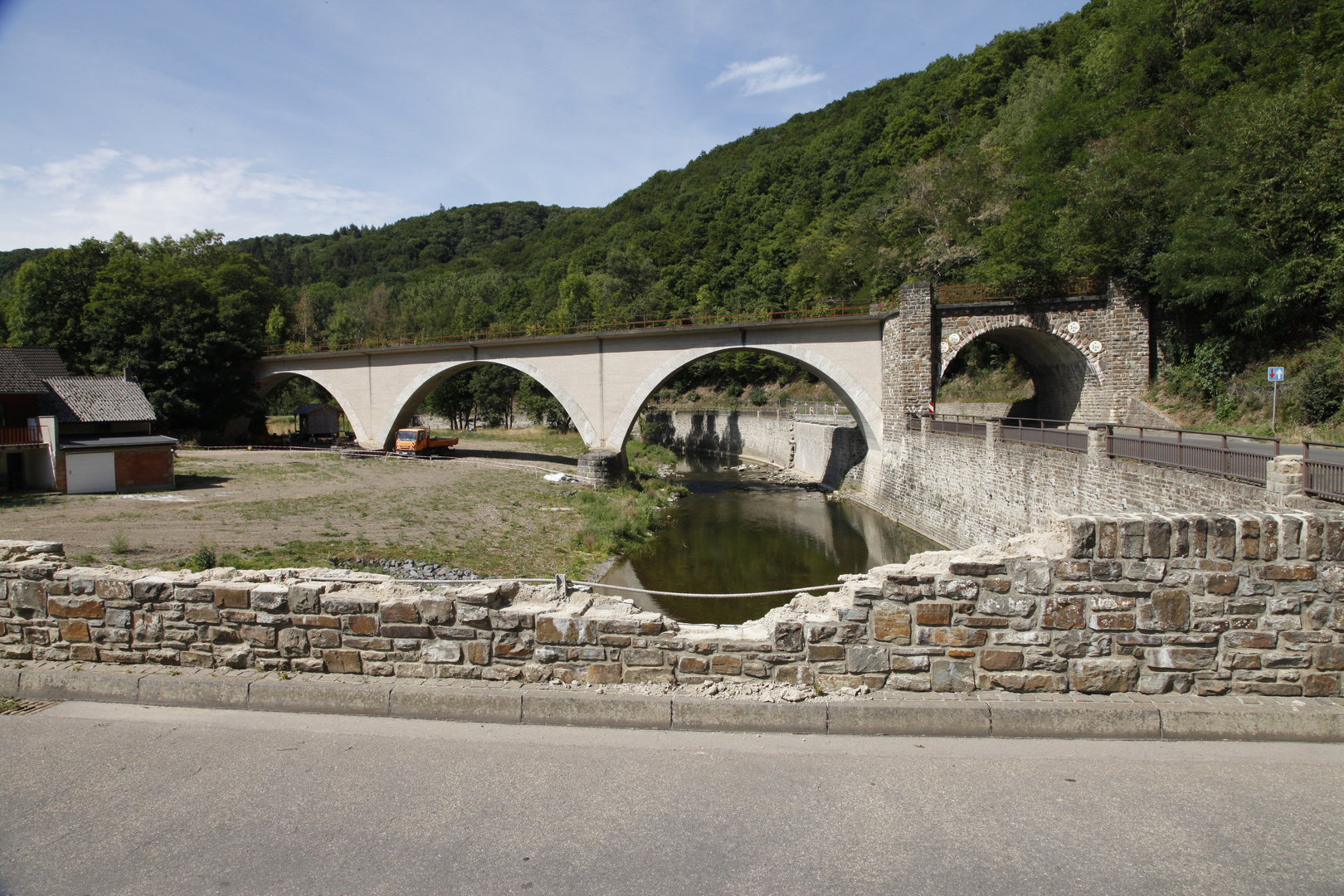 Die Schönsten Landgasthöfe In Rheinland Pfalz Flut in Rheinland-Pfalz CLXVIII: DIe Brücken von Fuchshofen Foto & Bild