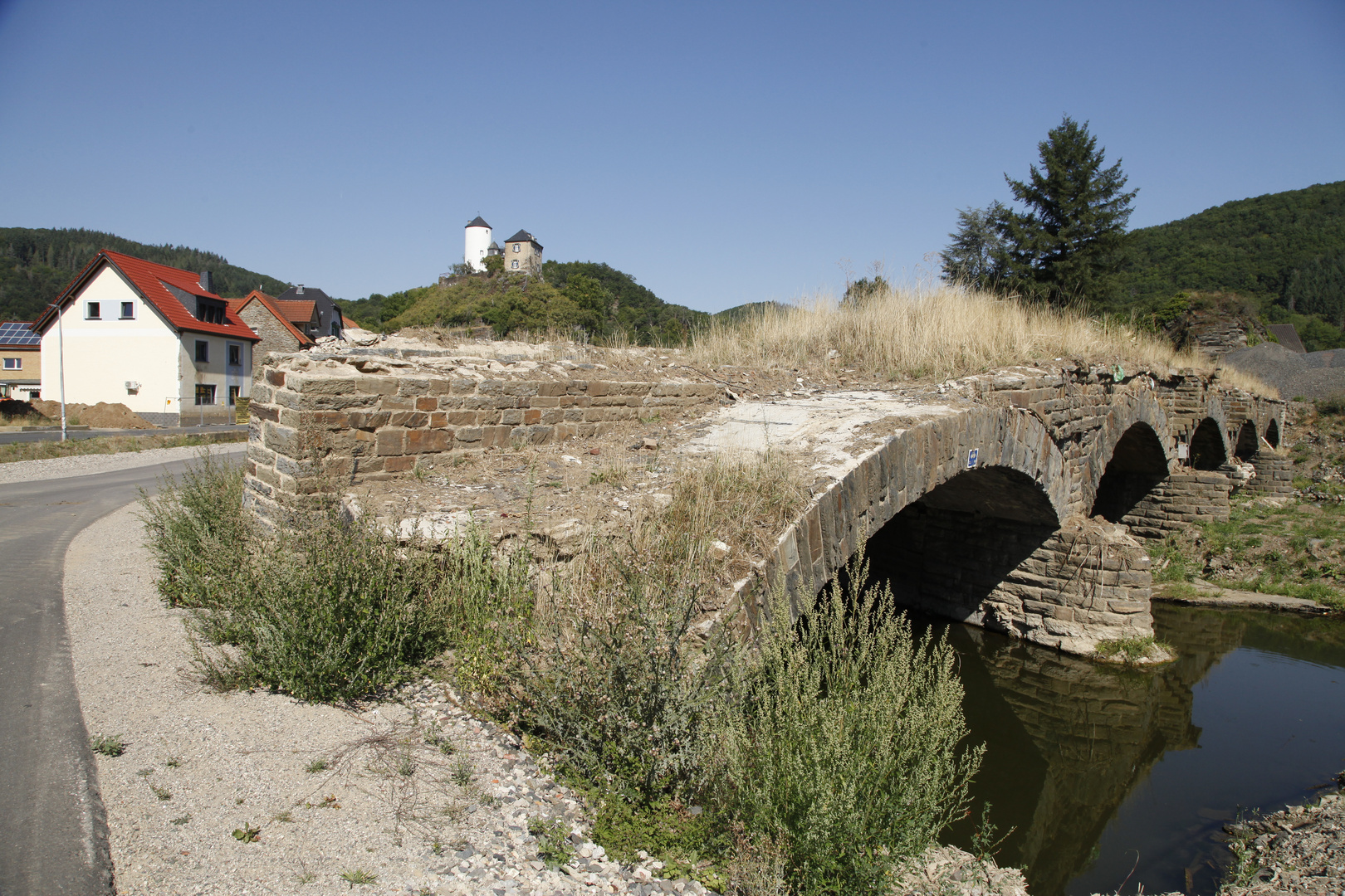 Flut in Rheinland-Pfalz CLXXXIX: Einst eine Bahnbrücke