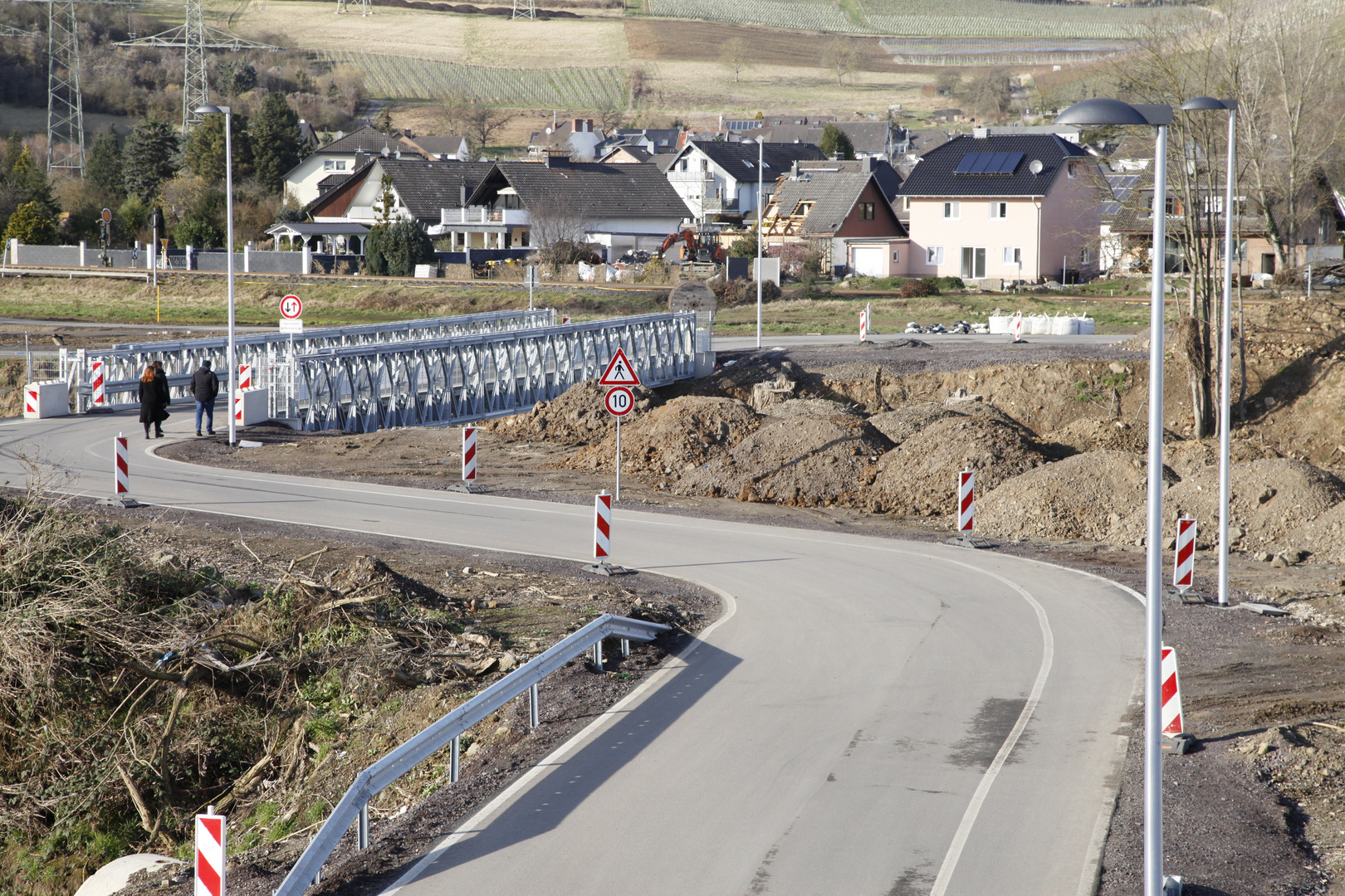 Flut in Rheinland-Pfalz CV: Bridge over troubled water