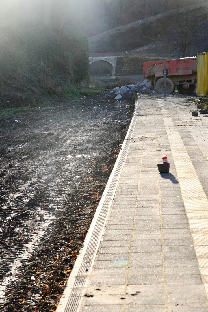 Flut in Rheinland-Pfalz CXVI: Haltepunkt Mayschoss