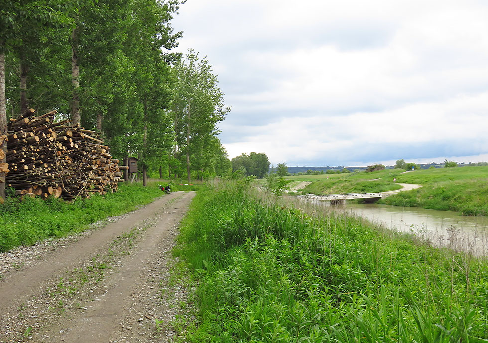 Flutkanal neben der Donau