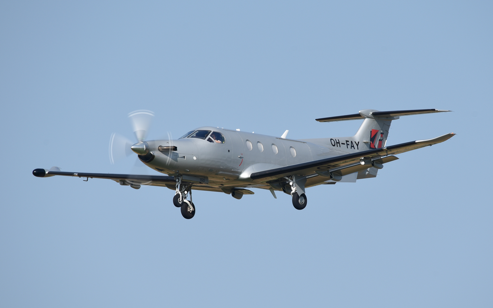 Fly 7 Executive Aviation  Pilatus PC-12-47E OH-FAY 