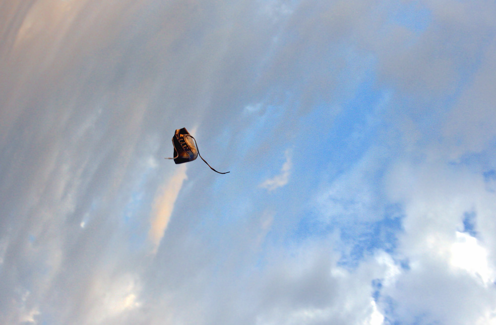 fly away Foto & Bild africa, sneakers are freaking, street Bilder auf