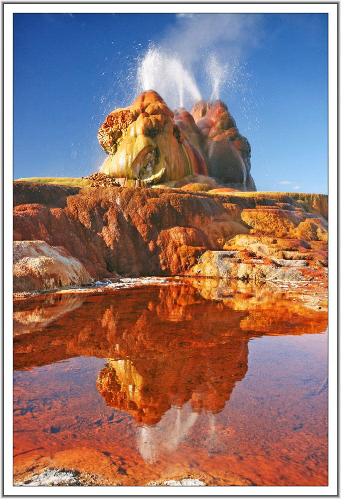 Fly geyser reflections