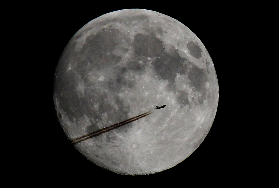 Fly me to the moon!