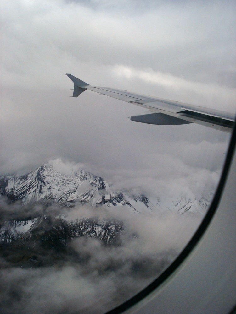 Flying and seein montains