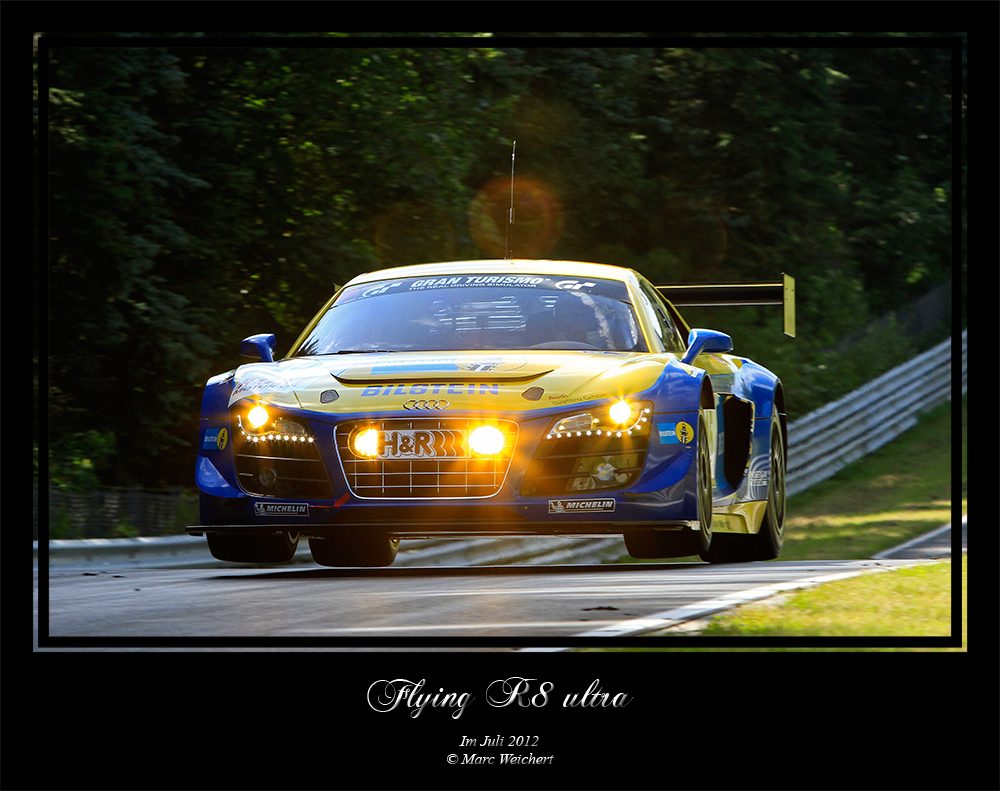 flying R8