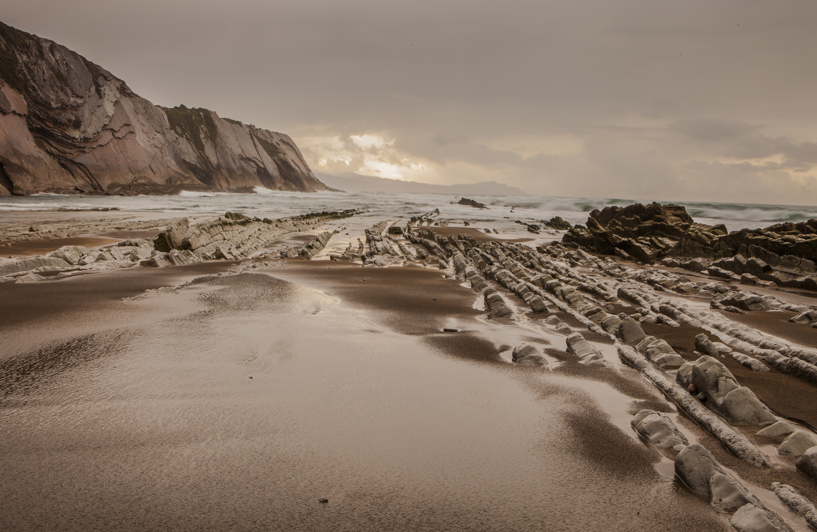 Flysch de Zumaia visto desde la playa