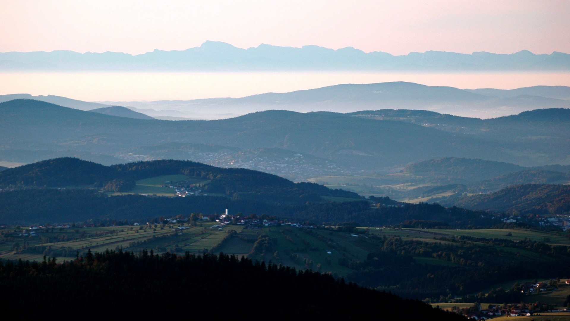 Föhn-Fernsicht vom Lusen in südöstlicher Blickrichtung - Alpenpanorama mit "Großer Priel"