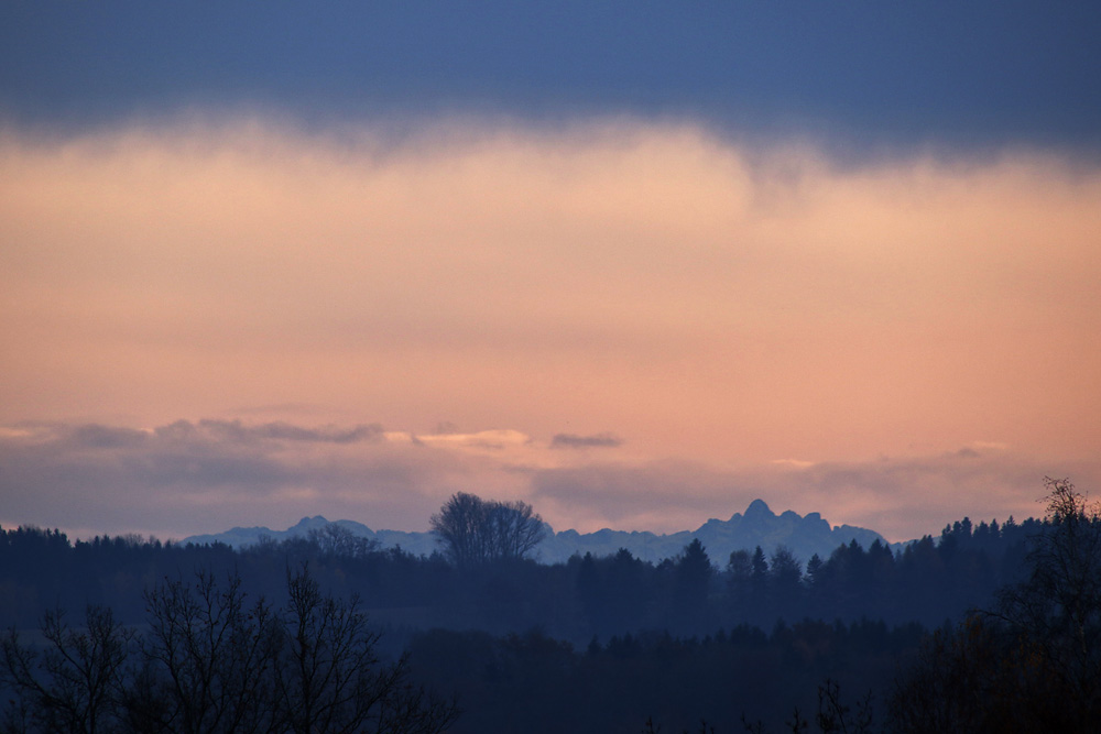 Föhnwetter mit Sicht auf die Alpen