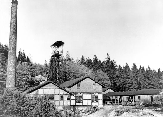 Förderturm der ehemaligen Grube Viktoria (Victoria) bei Kreuztal-Littfeld (neu hochgeladen)