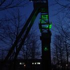 Förderturm der ehemaligen Zeche Erin an einem anbrechenden Winterabend