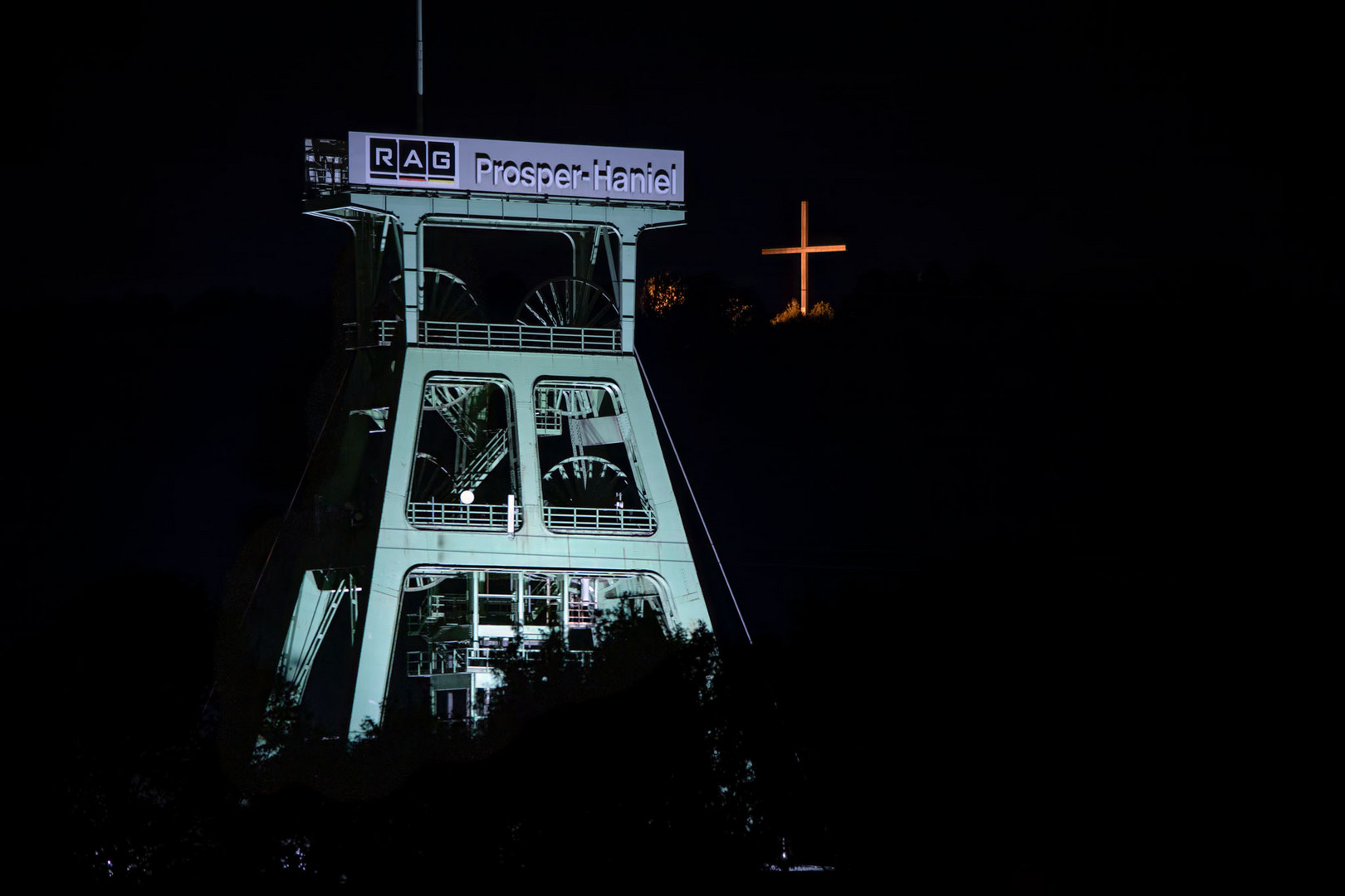 Förderturm des Bergwerks Prosper-Haniel…