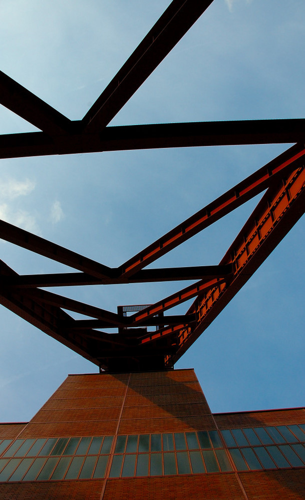 Förderturm II, Zeche Zollverein Essen von Dirk Rievers 