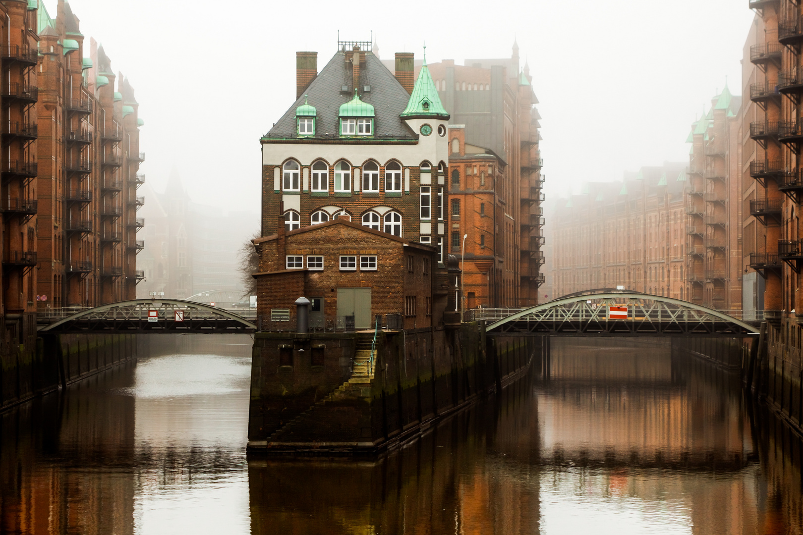 Foggy morning Hamburg 