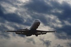 Fokker 100 im Anflug (1)