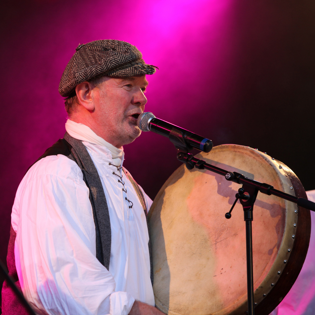 Folk im Schlosshof Strünkede