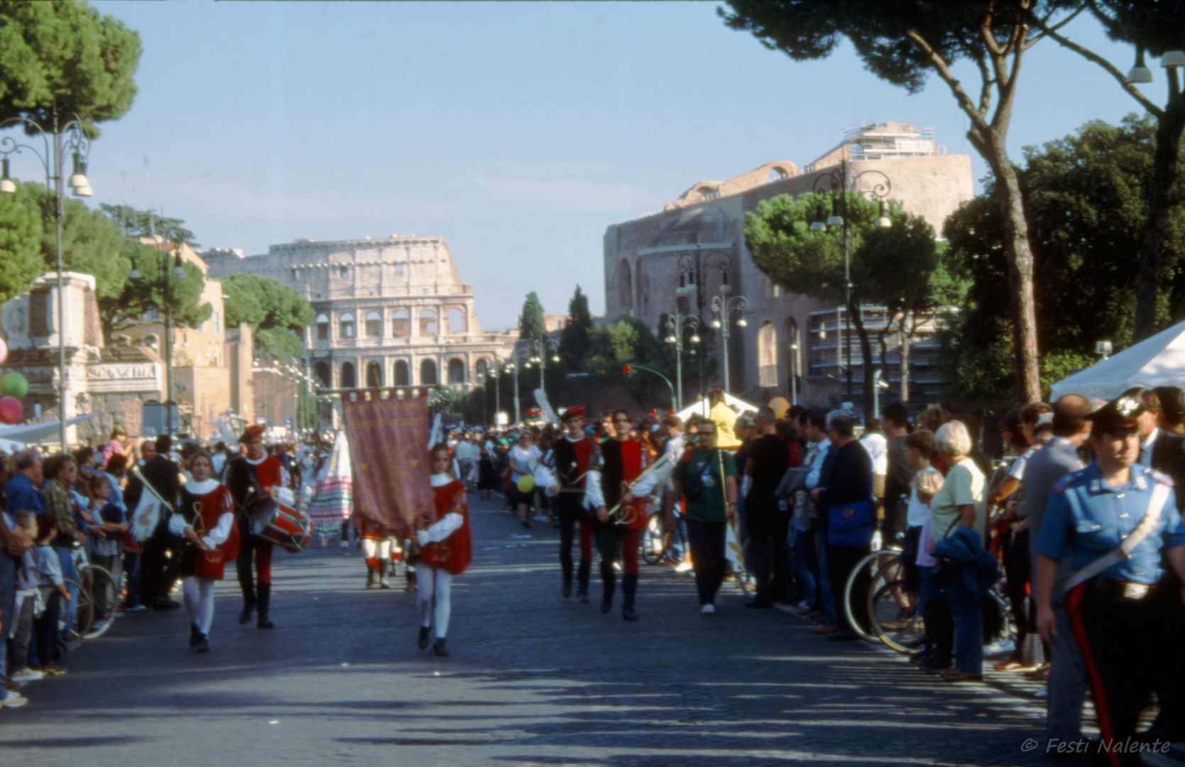 Folklore-Umzug in Rom auf der Via dei Fori Imperiali