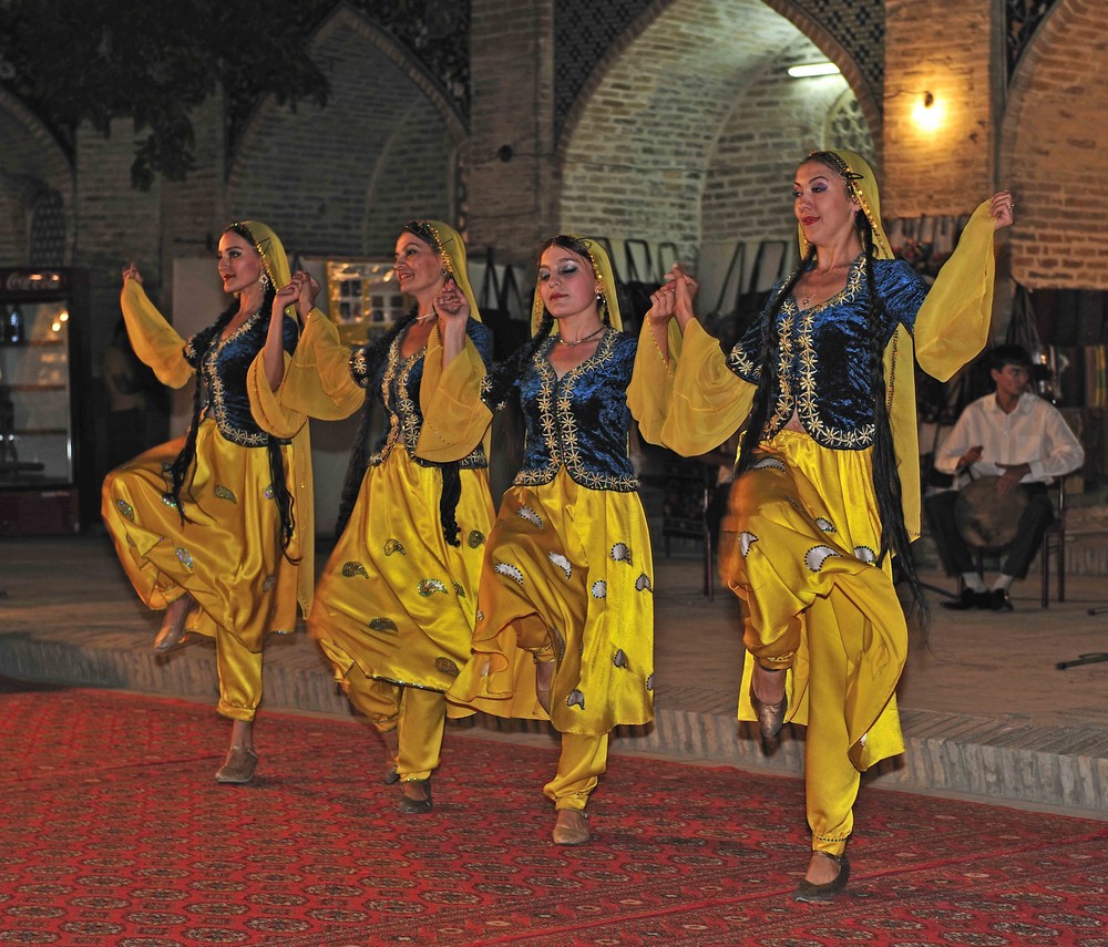 Folkloristische Tanzgruppe in Bukhara