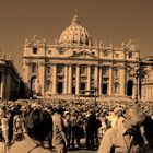 FOLLA A SAN PIETRO