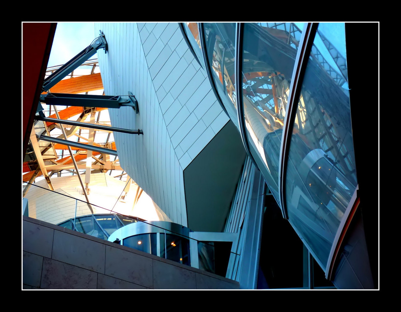 FONDATION - LOUIS VUITTON - 18 -