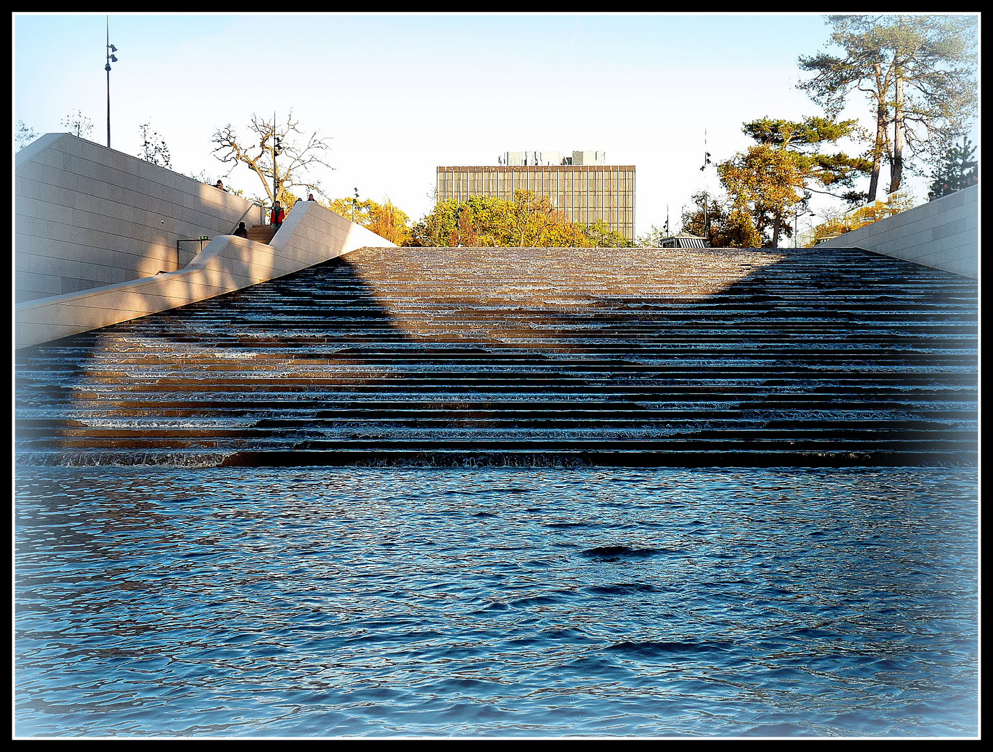 FONDATION - LOUIS VUITTON - 25 -