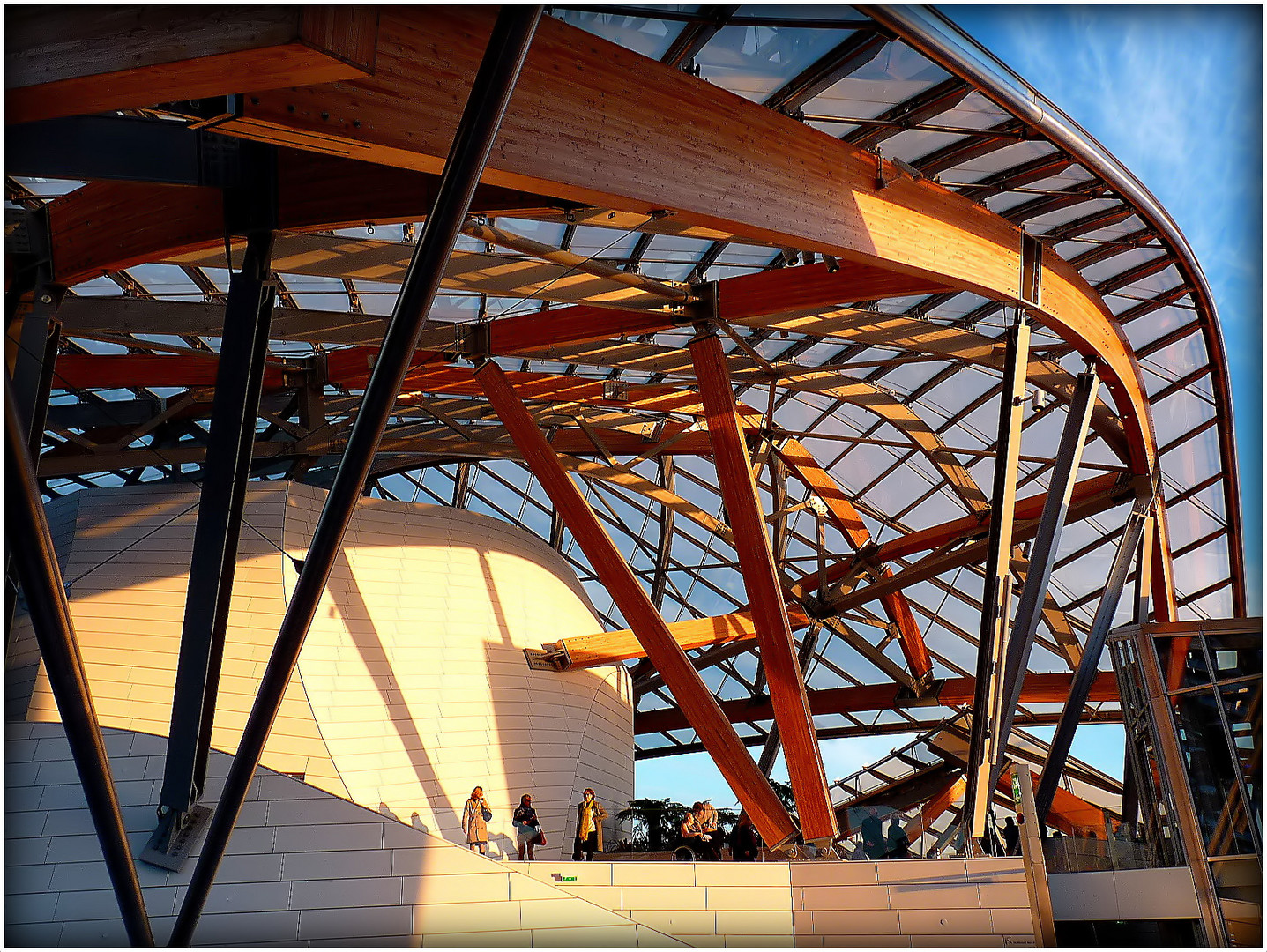 FONDATION - LOUIS VUITTON - 38 -