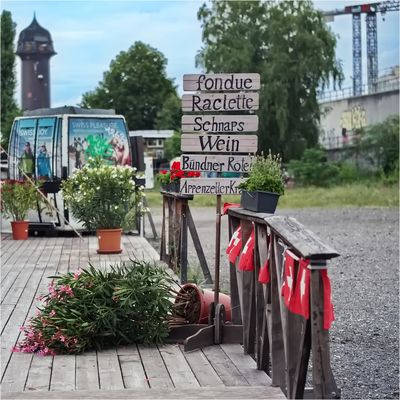 Fondue und Raclette, dazu noch Bündener Roten und Appenzeller Käse