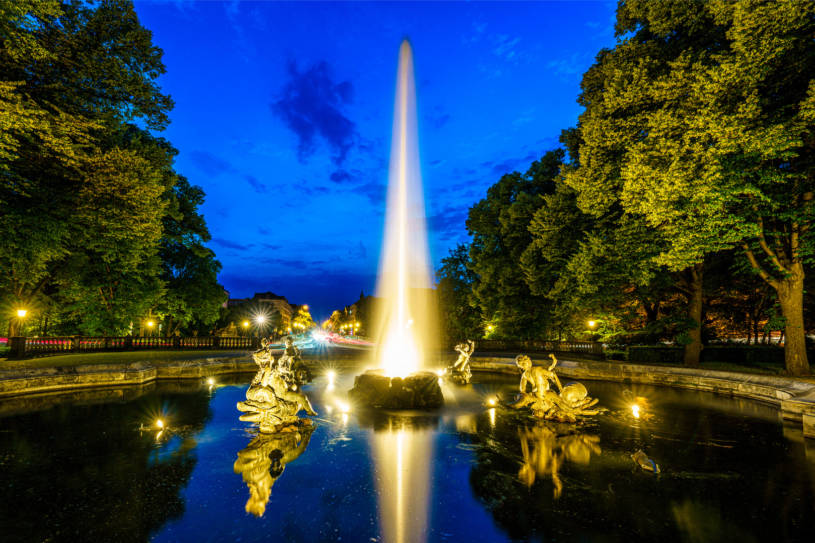 Fontäne in die blaue Stunde