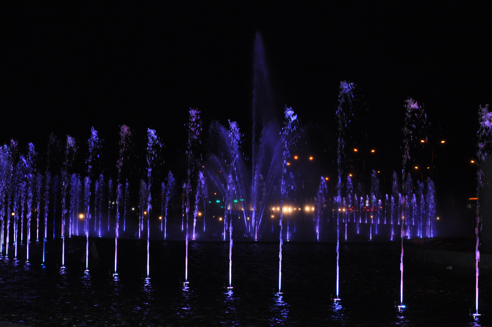 Fontänen Brunnen bei Nacht