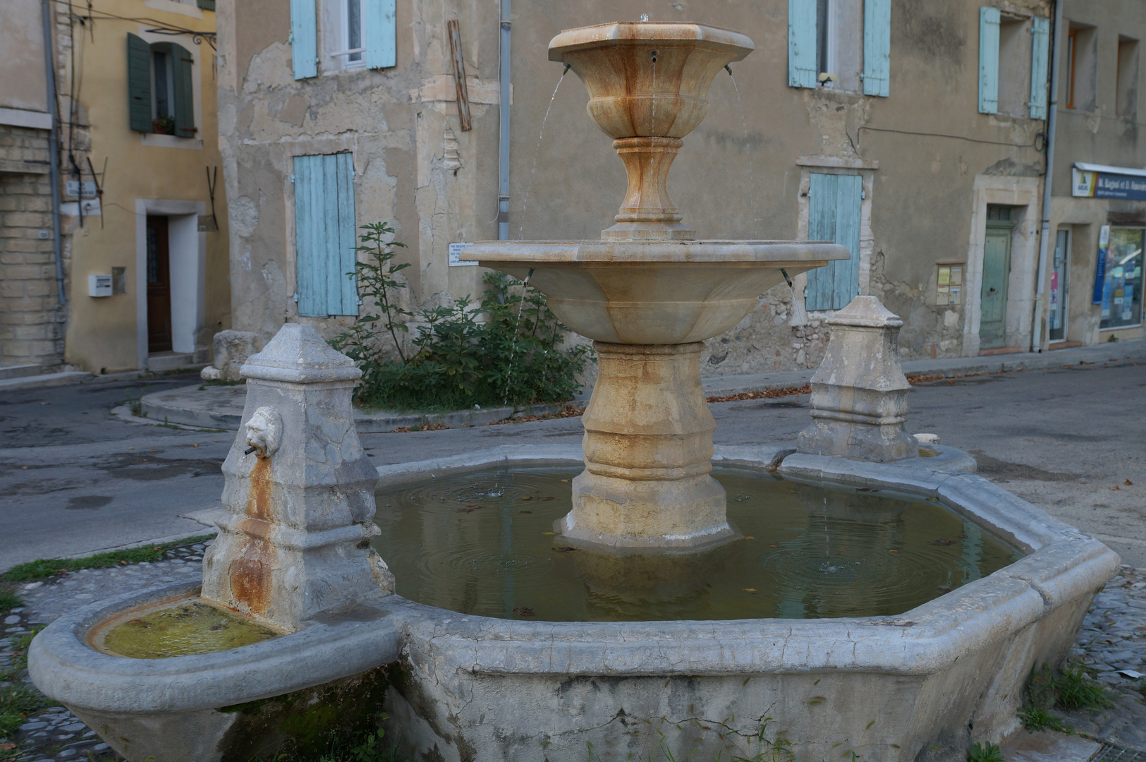 fontaine à Pernes les fontaines