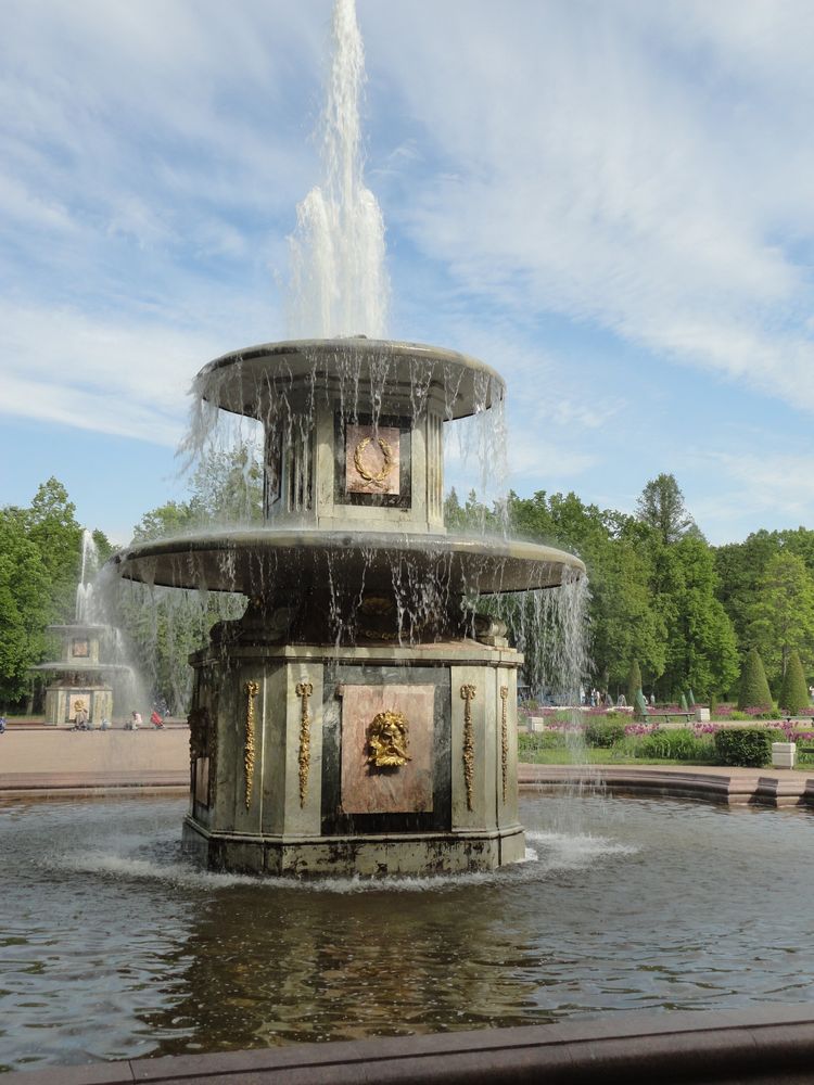 fontaine de marbre polychrome