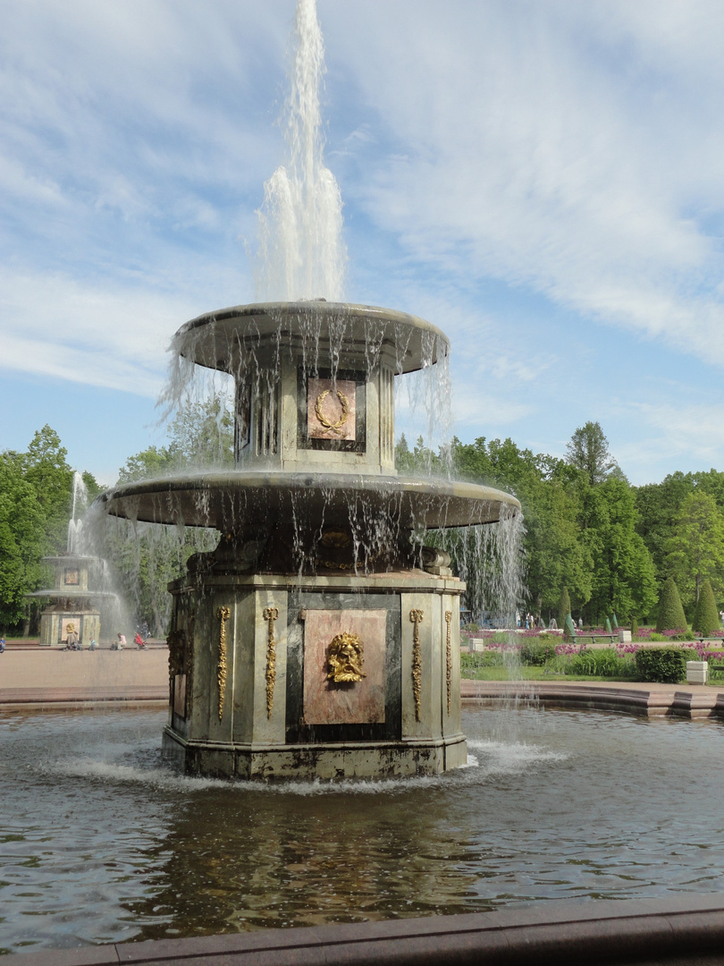 fontaine de marbre polychrome