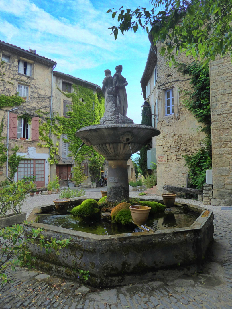 fontaine de Saignon