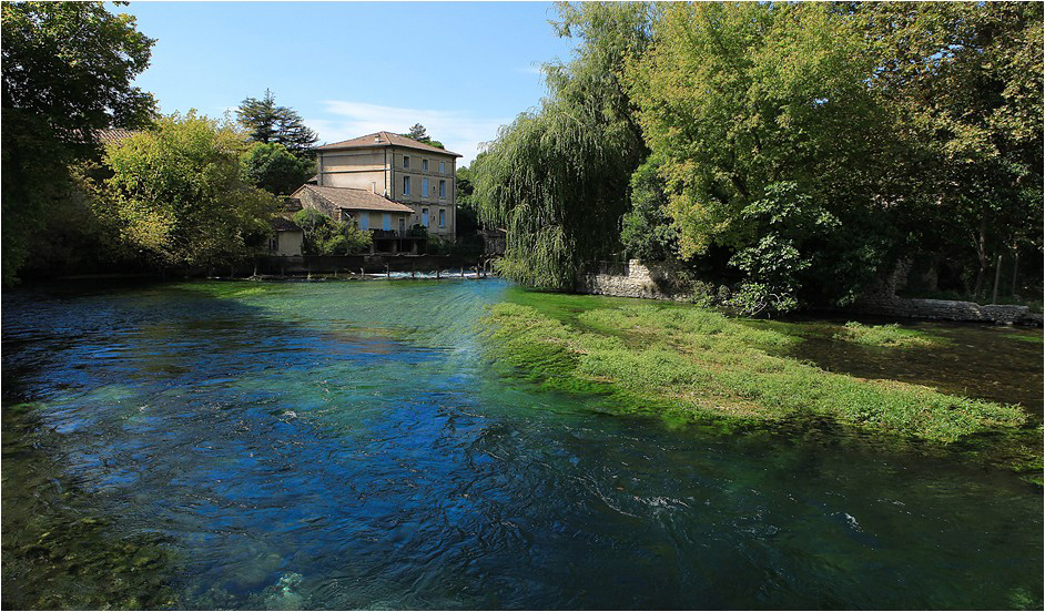 FONTAINE DE VAUCLUSE