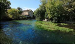 FONTAINE DE VAUCLUSE