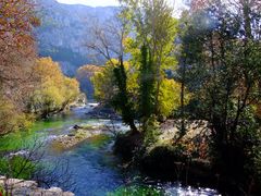 Fontaine-de-Vaucluse.(1) Jeux de lumières