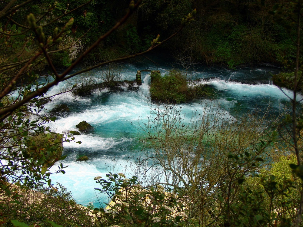 FONTAINE DU VAUCLUSE