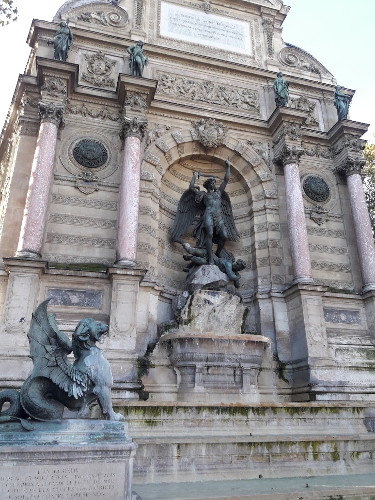 Fontaine Saint Michel à Paris.