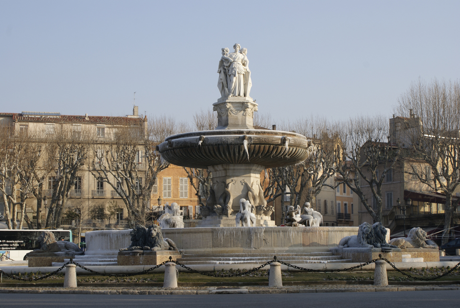 FONTAINE SOUS LA GLASSE