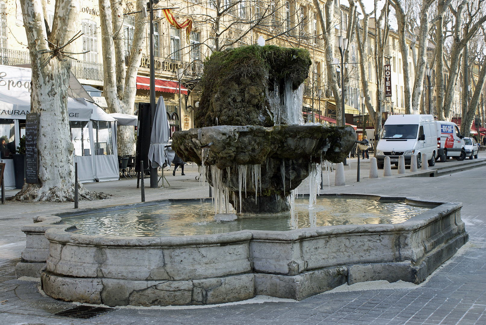 FONTAINE SOUS LA GLASSE