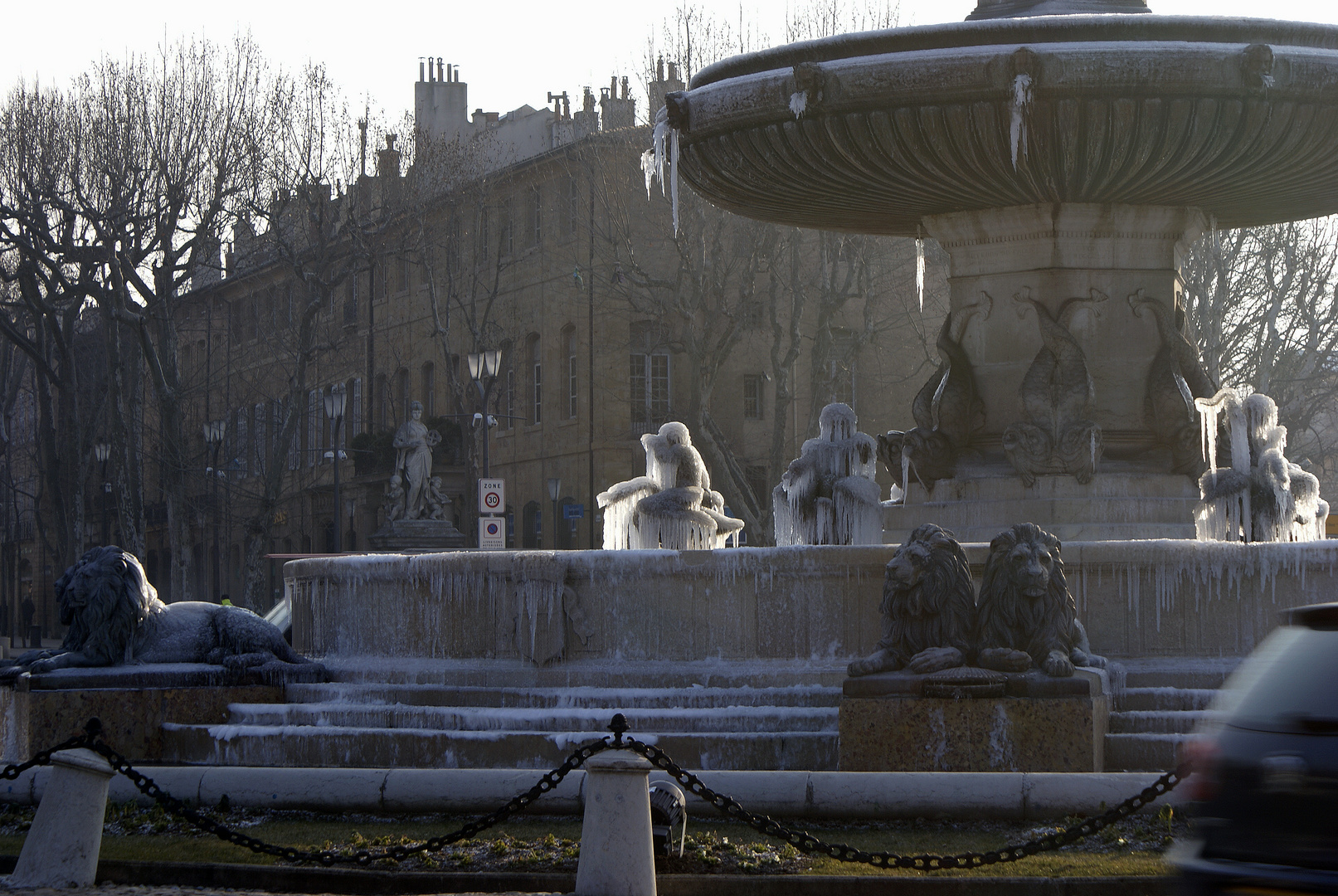 FONTAINE SOUS LA GLASSE 2