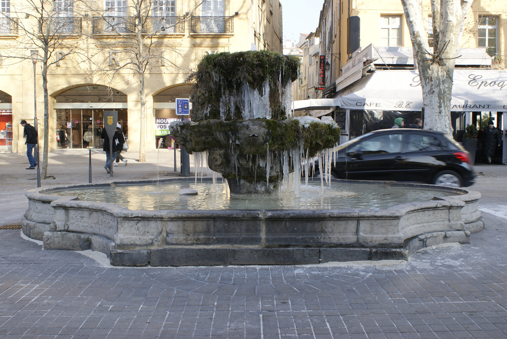 FONTAINE SOUS LA GLASSE