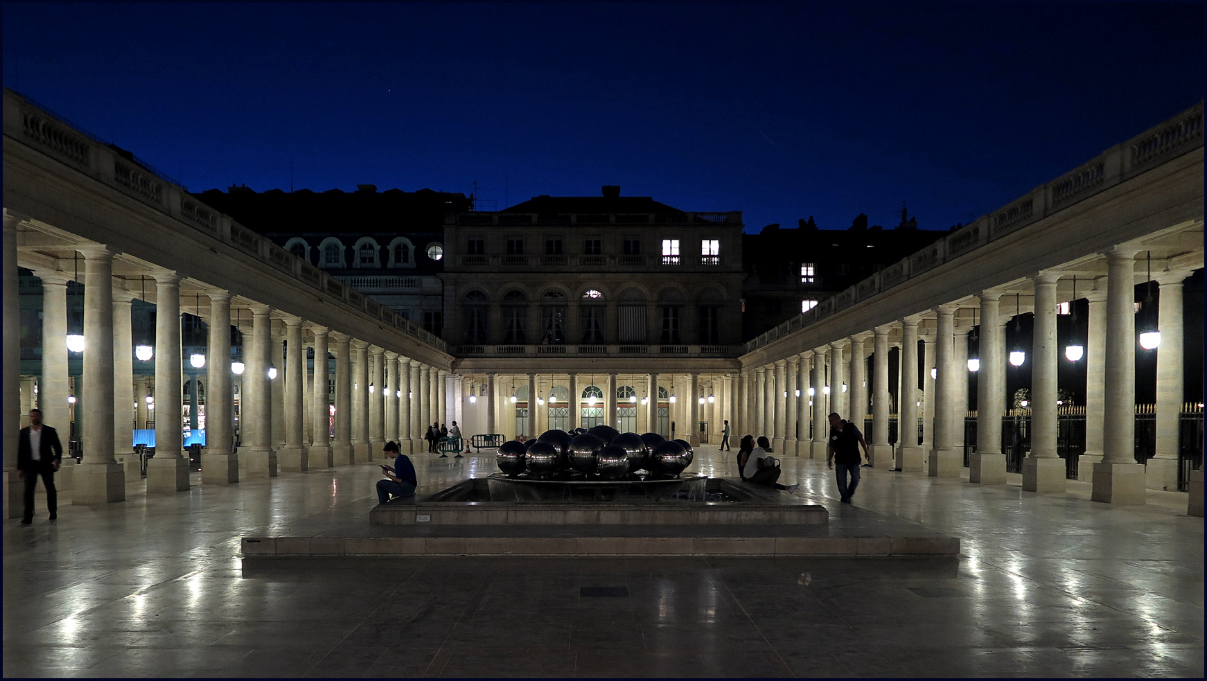 Fontaines de Pol Bury - Palais Royal - Paris