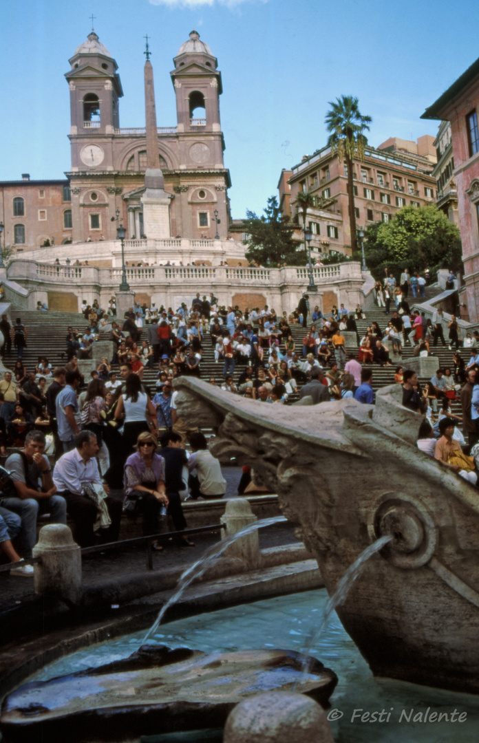 Fontana della Barcaccia und Spanische Treppe