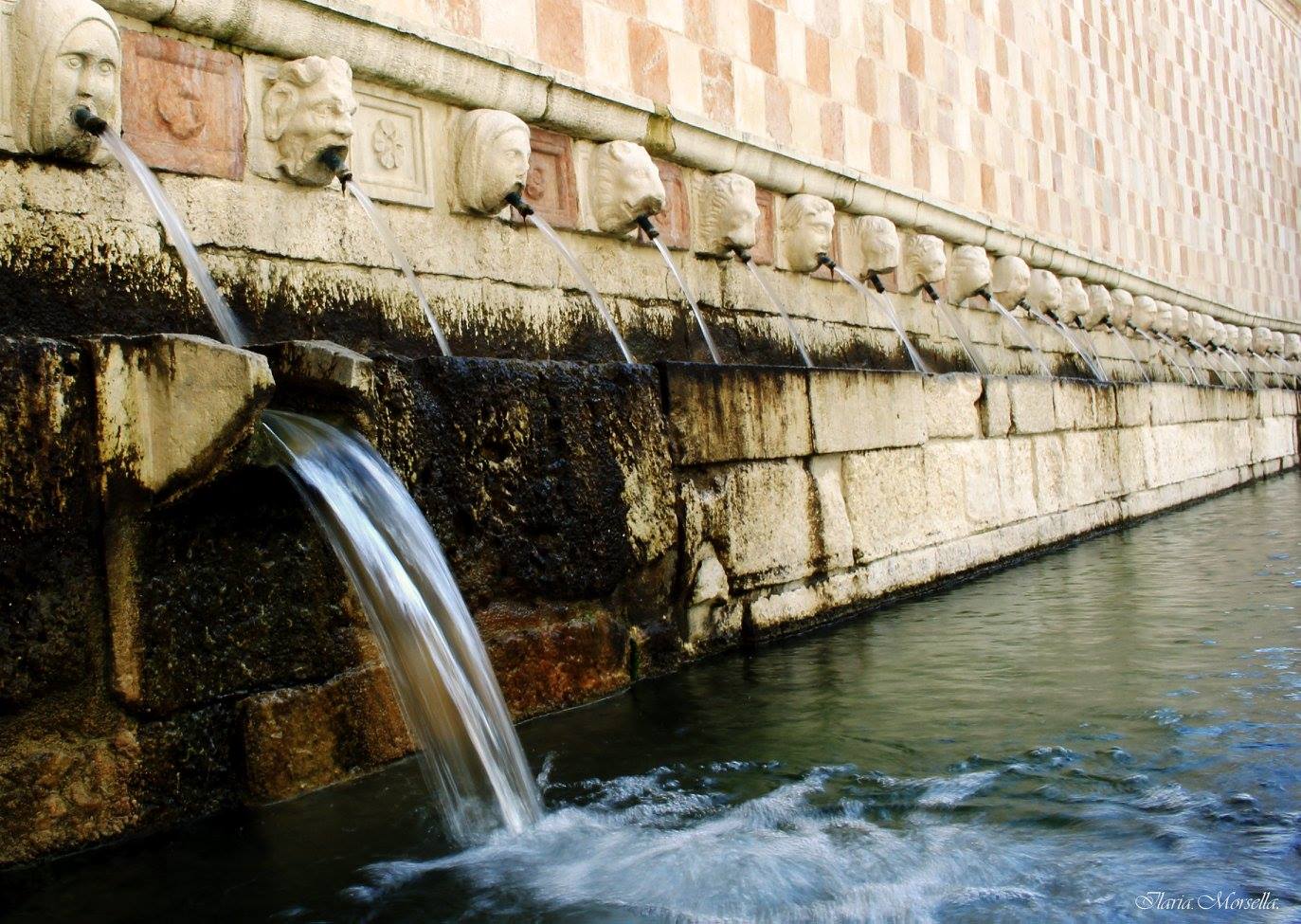 Fontana delle 99 cannelle