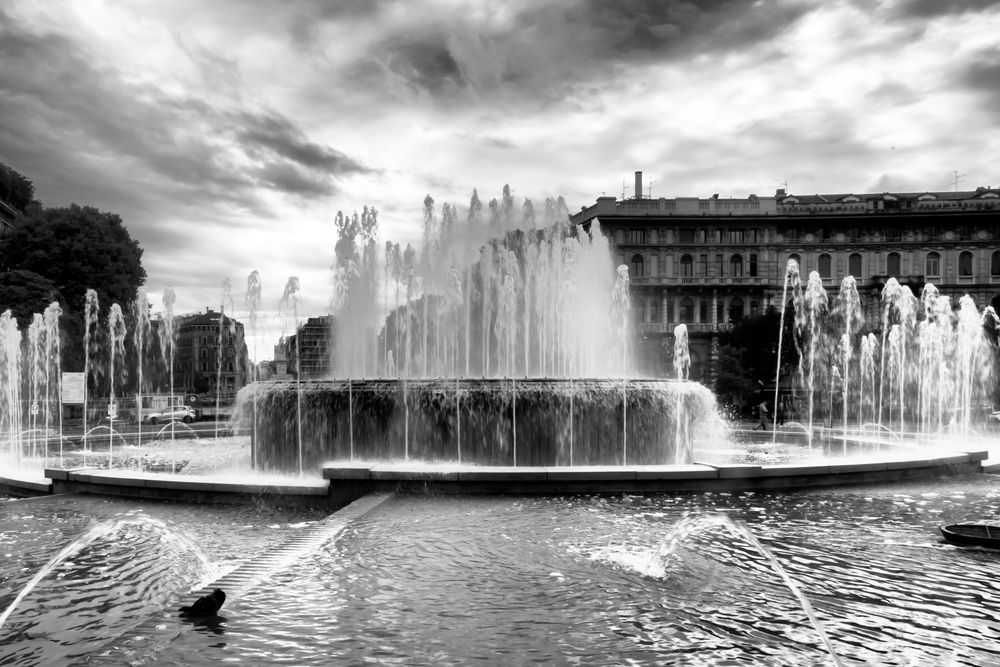 Fontana di Largo Cairoli, Milano