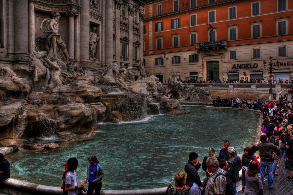 Fontana di trevi aprile 2009