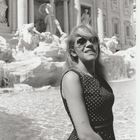 Fontana di Trevi, blondes Model !