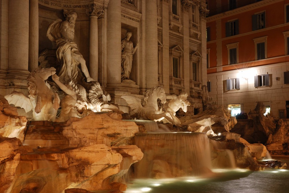 Fontana di Trevi by night.